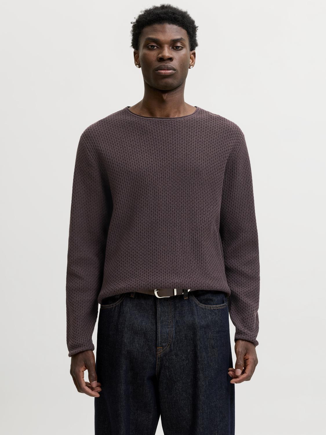 model_shot-front